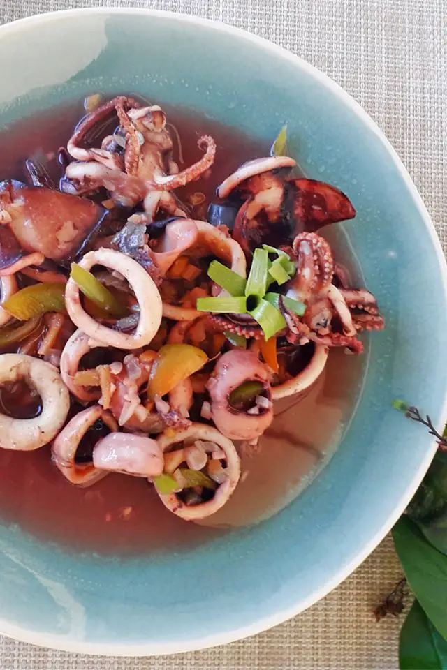 Sauteed Squid, Squid Recipe, Mom Food Blog, Garlic Sauteed Calamari, Garlic Sauteed Squid