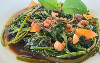 Ginisang Kangkong (Stir-Fried Water Spinach with Ground Pork)