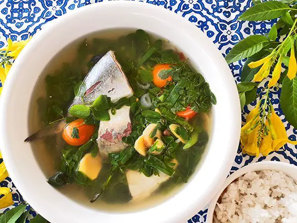 Tinolang Isda with Malungay (Fish Ginger Soup with Moringa Leaves), Tinolang Isda Recipe,Mom Food Blog