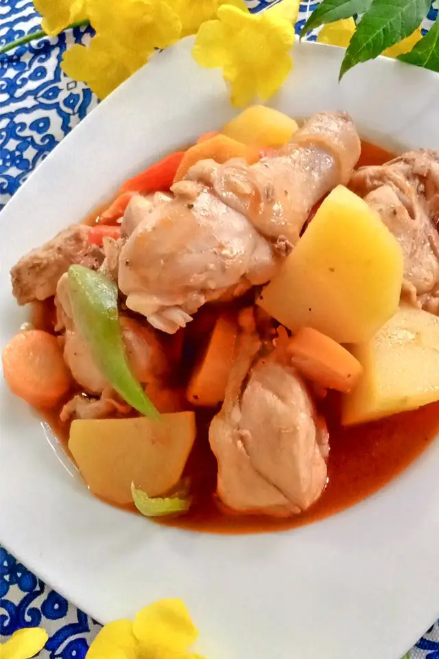 Chicken Afritada, Mom Food Blog, Chicken Afritada Recipe, Filipino Style Chicken Afritada, Chicken Recipe