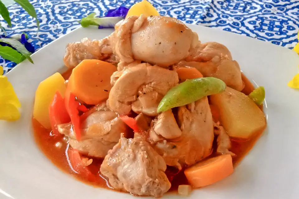 Chicken Afritada, Mom Food Blog, Chicken Afritada Recipe, Filipino Style Chicken Afritada, Chicken Recipe