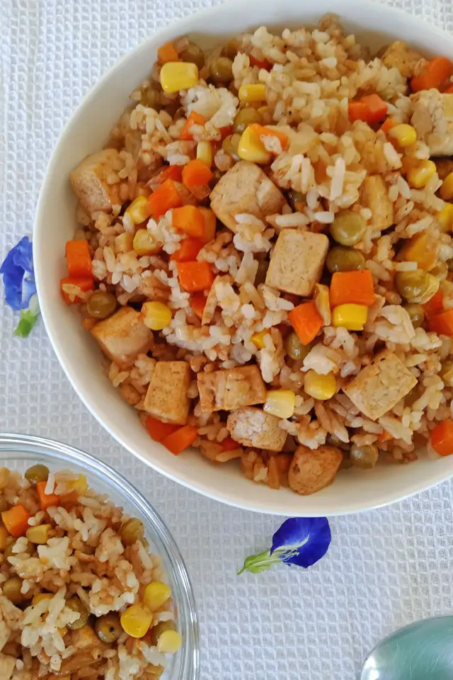 Vegetable Fried Rice, Vegan Fried Rice, Vegan Fried Rice with Tofu, Fried Rice Recipe, Mom Food Blog