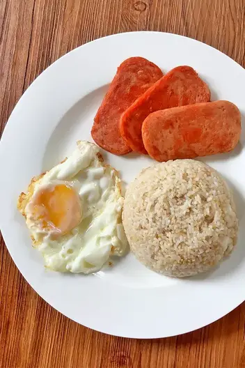 Spamsilog, Fried spam, Fried rice and sunny side-up egg, Mom food Blog